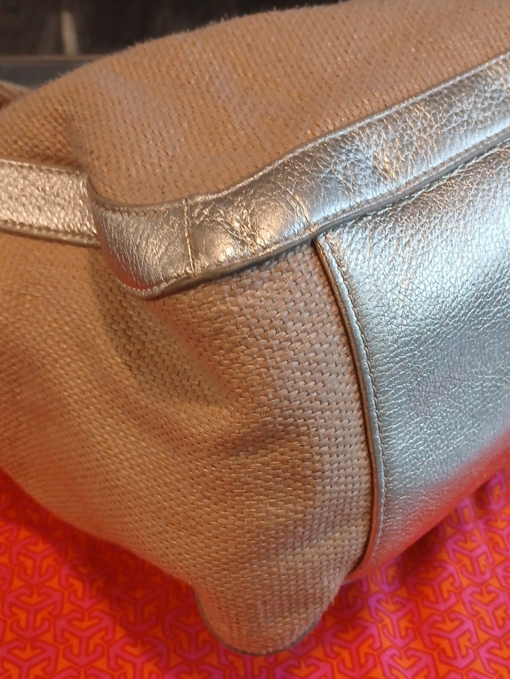 Tory Burch Metallic Beige Tote with Gold Hardware and Matching Wallet - Picture 10 of 17